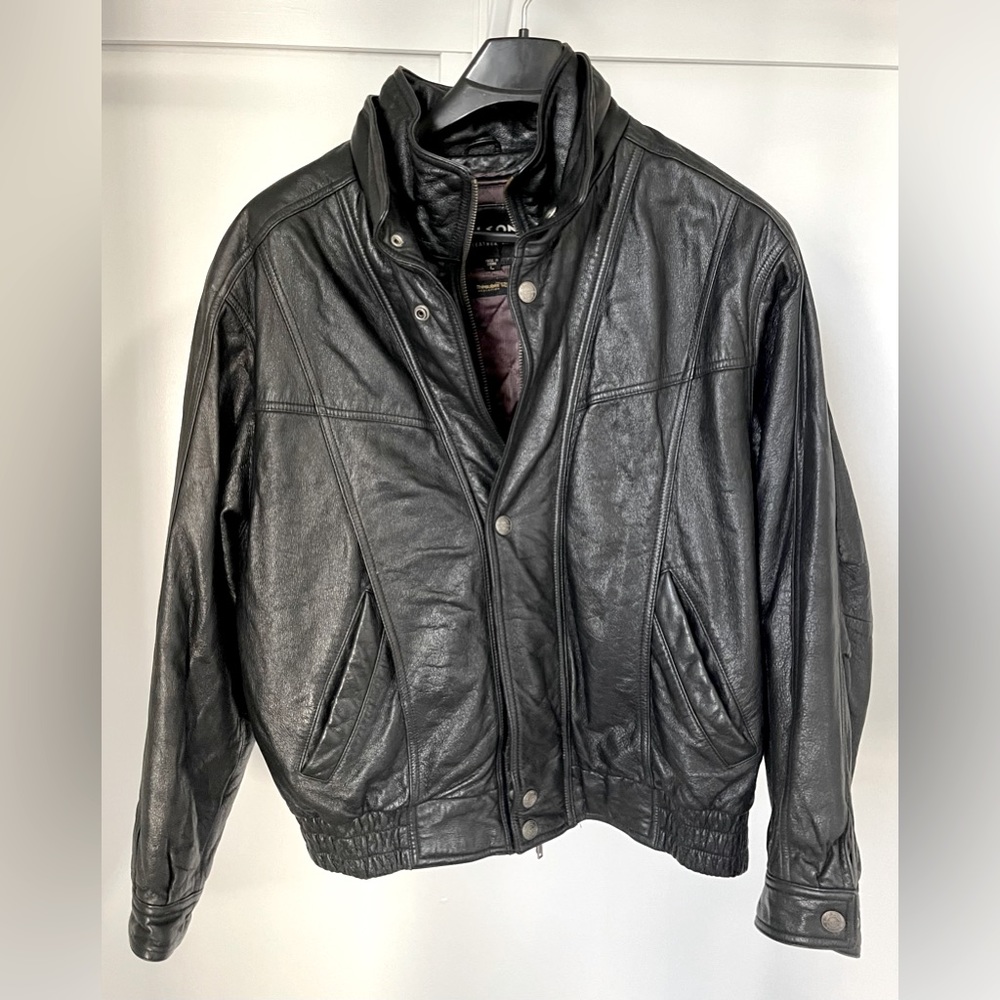 Vintage Wilson’s Leather Jacket. Men’s size L Black Motorcycle Jacket.